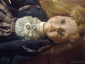 Panenka s keramickou hlavou