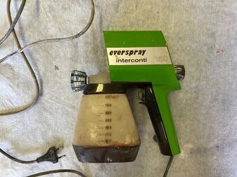 Historicka elektricka strikaci pistole