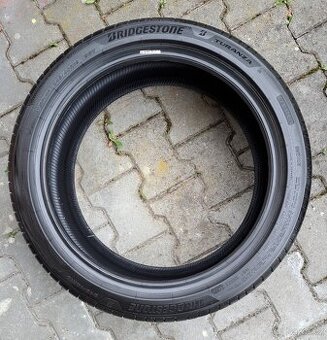 1x letní pneu Bridgestone 245/40 R19, 2024