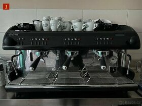 kávovar na espresso - 3 páky - černý