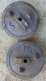 štíty kol ČZ 450-475 a malá kývačka JAWA 355 a 356