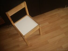 Dřevěné židličky