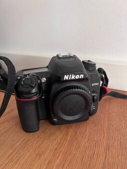 Nikon d7500 + Nikon 18-140 mm