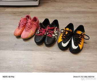 Dětské kopačky Nike a Adidas