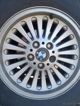 BMW E39 - orig.kola hezké s pneu celoroční M+S 6,5mm