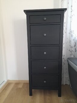 Prodám pěknou Ikea komodu Hemnes