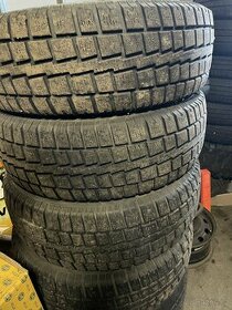 Pneu 245/70 R17 - 1