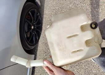 Nádobka na vodu do ostřikovačů Honda Accord 7