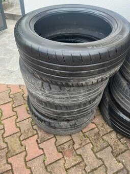 Letni pneu 235/55/19 Continental