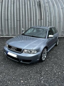 Audi rs4 b5