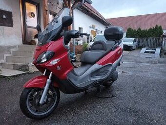 Piaggio X9 500