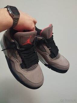 Jordan 4 | Taupe Haze
