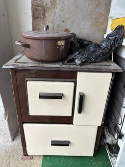 Kamna na tuhá paliva