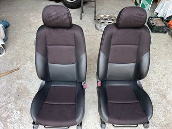 Sedačky Hyundai i30 5dv Hatchback (FD)