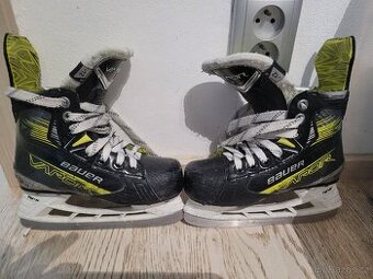 Dětské hokejové brusle Bauer Vapor X4 – YTH 12 (EU 30)