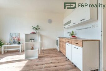 Světlý byt 2+kk s novou kuchyní v klidné části Sokolova