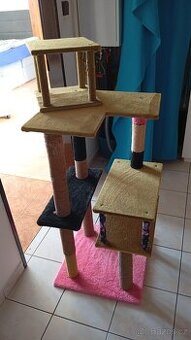 Škrabadlo a přepravka.