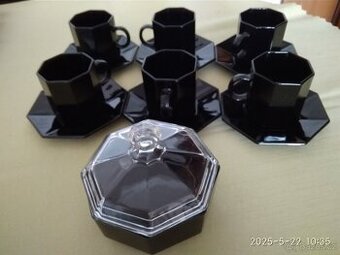 Sada francouzské opálové sklo.