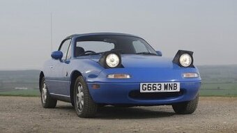 Koupím mazdu MX-5 mrkačku.