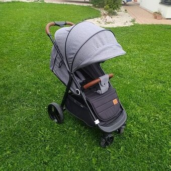 Sportovní kočárek Kinderkraft pěkný stav