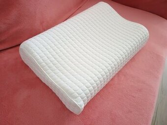Anatomicky tvarovaný polštář IKEA