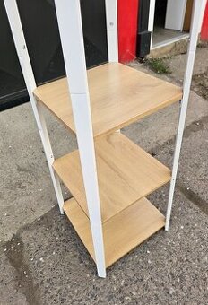 NOVÝ STOJANOVÝ VĚŠÁK