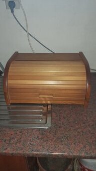 Kávovar, zmrzlinovač,chlebovka