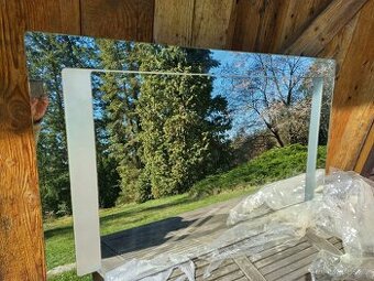 Podsvícené zrcadlo do koupelny.