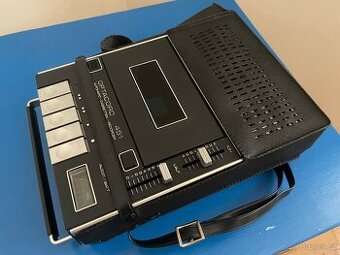 Kazetový magnetofon Loewe Optacord 451