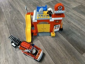 Lego Duplo Hasičská stanice s vozem + hasicky vůz