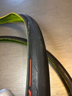 Silnicni plaste Pirelli