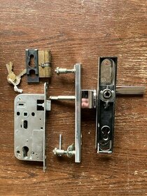 Prodám bezpečnostní kování ROSTEX R1/90mm