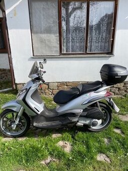 Piaggio skútr 250i - 1