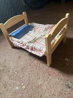 dřevěná postýlka pro panenky