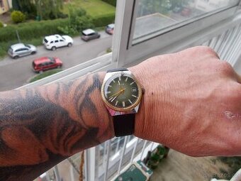 luxusni oblibene prim ala rolex rok 1981 funkcni top kousek