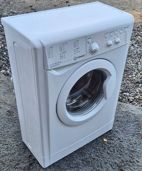 INDESIT HLOUBKA 30 CM ,A +, ZÁRUKA DOPRAVA INSTALACE