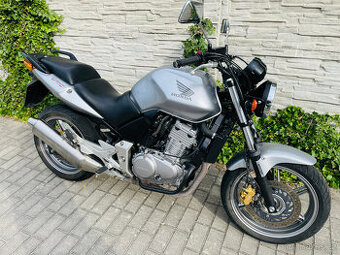 Honda CBF 500 r.v.2006 najeto 44tis km 25kW