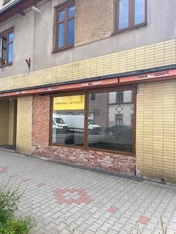 Pronajmu prodejní,kancelářské prostory v centru Nová Paka - 1