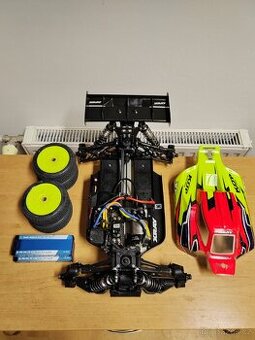 RC Xray XB8 1:8 - 2022