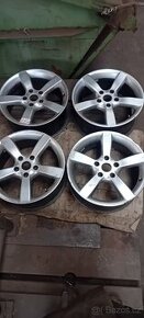 Alespoň 7,5x17 BMW