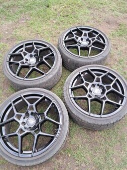 Alu MM Concepts 5x114.3 R19 + Pirelli 235/35/19