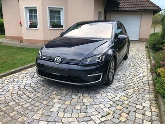 Volkswagen e-Golf 85 KW Plně elektrický