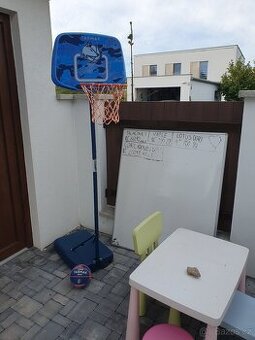 Dětský basketbalový koš s balónem Decathlon