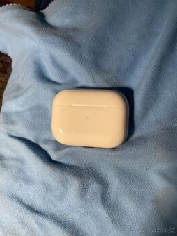 Apple airpods pro 2 - s krytem.