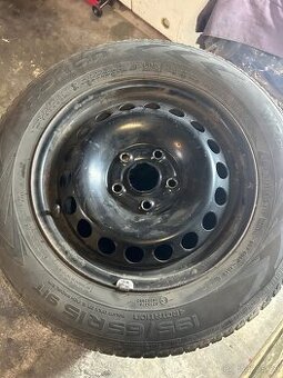 4 zimní pneumatiky Nokian 195/65 R15 s disky