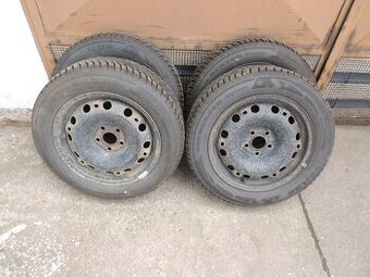 4ks plechových disků Fabia 3+zimní pneu 185/60/15 7mm