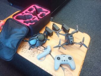 Dron DJI FPV + Googles V2 vcetne kompletniho prislusenstvi