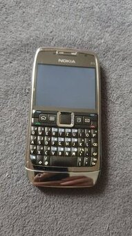 Nokia E71