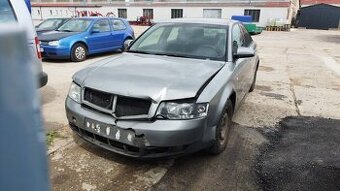 Audi A4 2.0 benzín (r. 2001) na náhradní díly