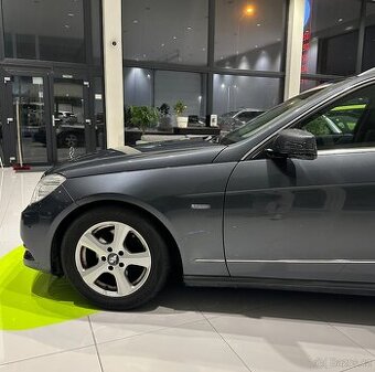 Mercedes-Benz Třídy E,  2.2 Diesel 6-MT Ojeté, 8/2010, 305 2